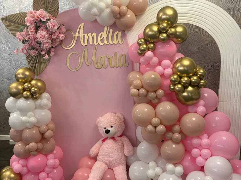 Decor botez Amelia Maria – concept elegant în roz, alb și auriu | Era Decor