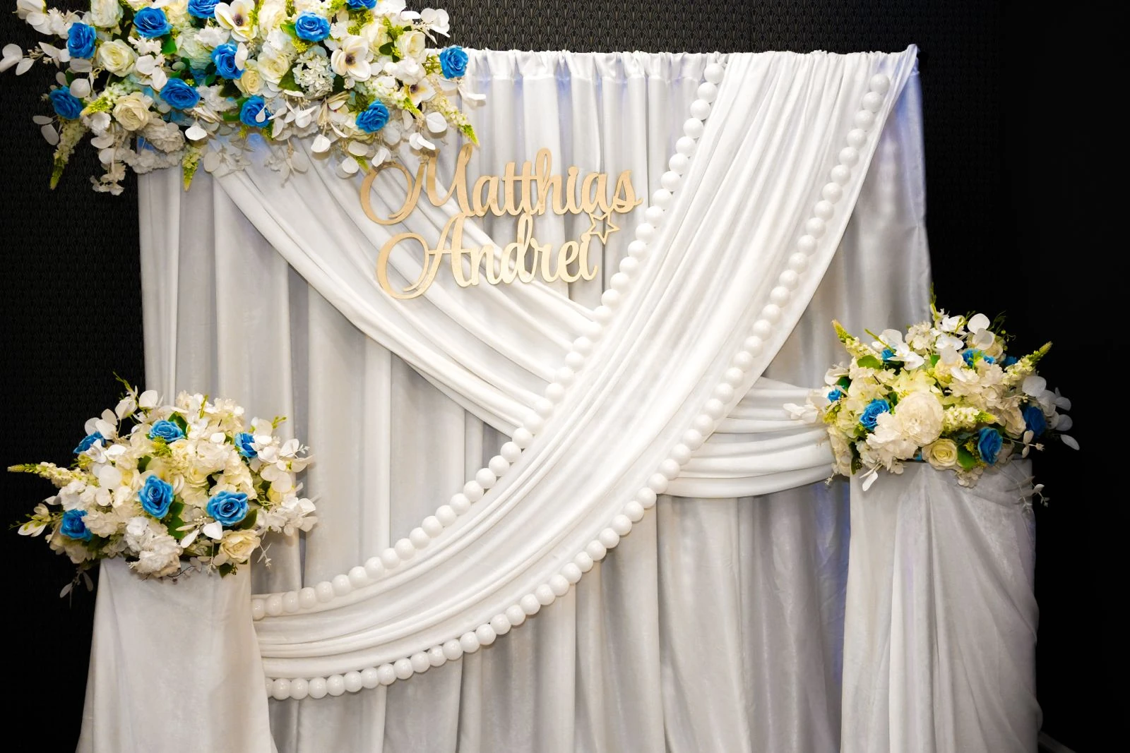 Photocorner nunta cu insertii florale